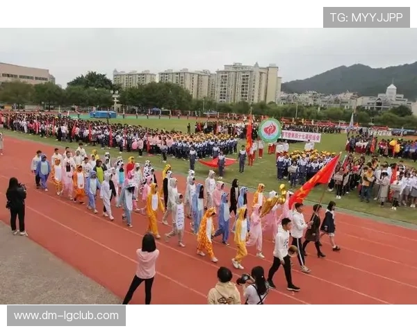 围绕仁化县足球训练体系构建青少年竞技水平提升路径研究实践策略
